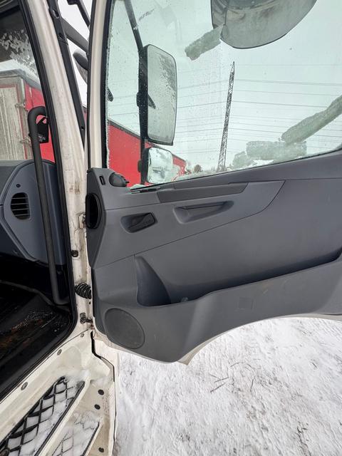 КАМАЗ Седельный тягач КАМАЗ 5490-801-DC (газодизель) — фото 21