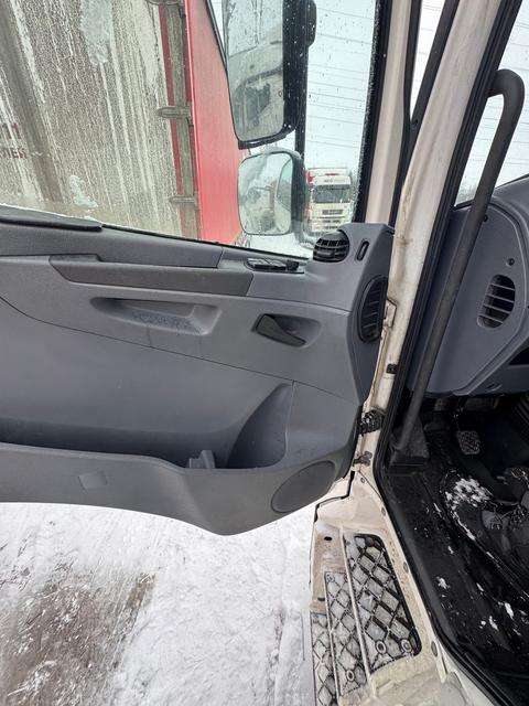 КАМАЗ Седельный тягач КАМАЗ 5490-801-DC (газодизель) — фото 29
