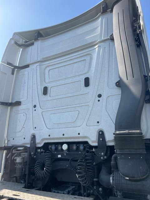 КАМАЗ Седельный тягач КАМАЗ 54901-70014-СА — фото 9