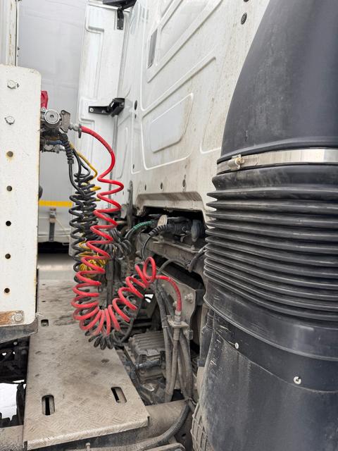 КАМАЗ Седельный тягач КАМАЗ 54901-70014-СА — фото 16