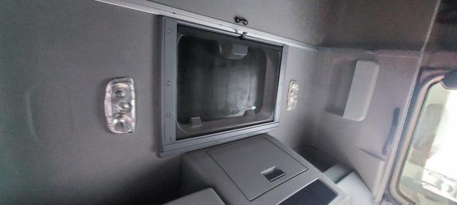 КАМАЗ Седельный тягач КАМАЗ 5490-801-DC (газодизель) — фото 30