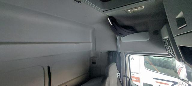 КАМАЗ Седельный тягач КАМАЗ 5490-801-DC (газодизель) — фото 33