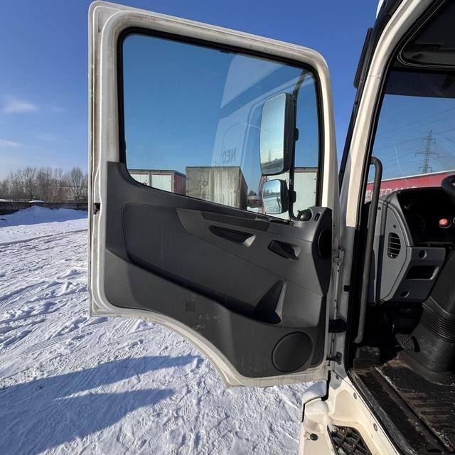 КАМАЗ Седельный тягач КАМАЗ 5490-801-DC (газодизель) — фото 37