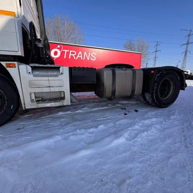 КАМАЗ Седельный тягач КАМАЗ 5490-801-DC (газодизель) — фото 30