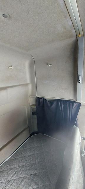 КАМАЗ Седельный тягач КАМАЗ 5490-801-DC (газодизель) — фото 52