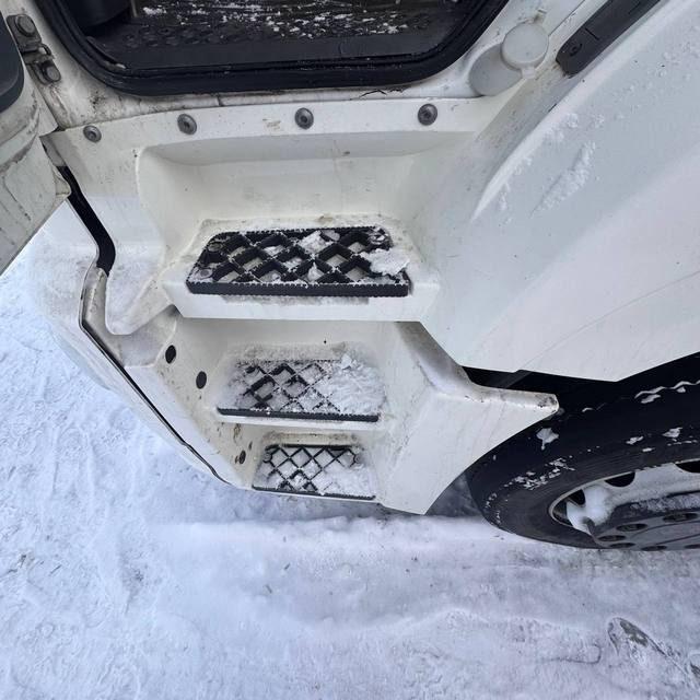 КАМАЗ Седельный тягач КАМАЗ 5490-801-DC (газодизель) — фото 36