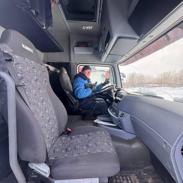 КАМАЗ Седельный тягач КАМАЗ 5490-801-DC (газодизель) — фото 21