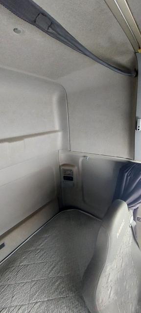 КАМАЗ Седельный тягач КАМАЗ 5490-801-DC (газодизель) — фото 50