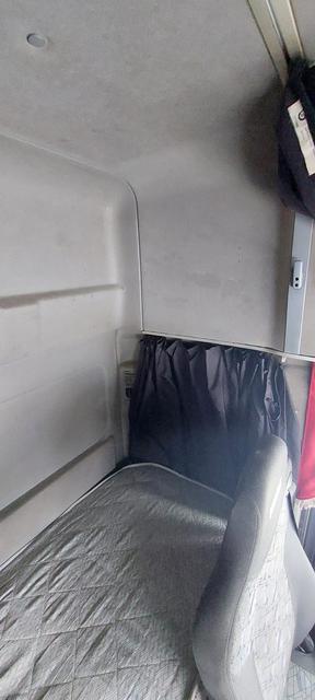 КАМАЗ Седельный тягач КАМАЗ 5490-801-DC (газодизель) — фото 47