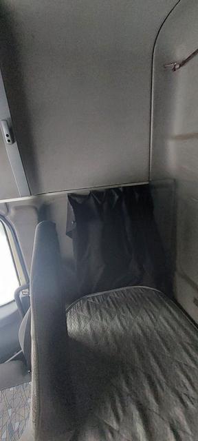 КАМАЗ Седельный тягач КАМАЗ 5490-801-DC (газодизель) — фото 45
