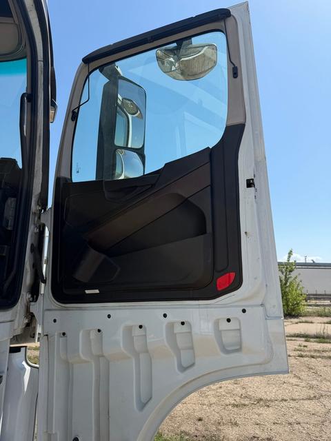 КАМАЗ Седельный тягач КАМАЗ 54901-70014-СА — фото 12