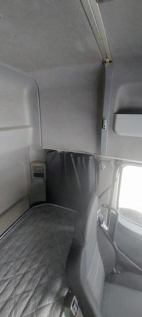 КАМАЗ Седельный тягач КАМАЗ 5490-801-DC (газодизель) — фото 38