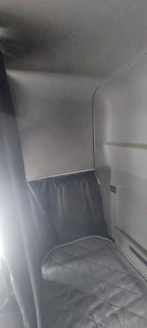 КАМАЗ Седельный тягач КАМАЗ 5490-801-DC (газодизель) — фото 36