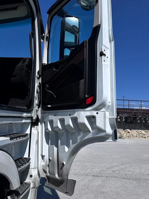 КАМАЗ Седельный тягач КАМАЗ 54901-70014-СА — фото 11