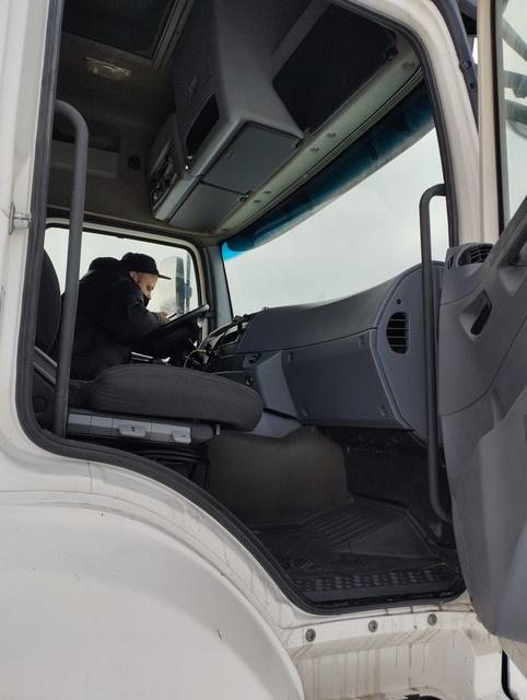 КАМАЗ Седельный тягач КАМАЗ 5490-801-DC (газодизель) — фото 5